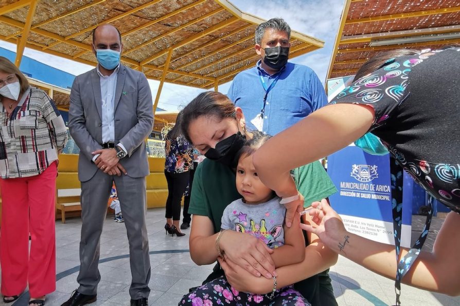 Delegado Presidencial y Seremi de Salud lanzan Campaña Nacional de Vacunación contra la Influenza en Arica y Parinacota
