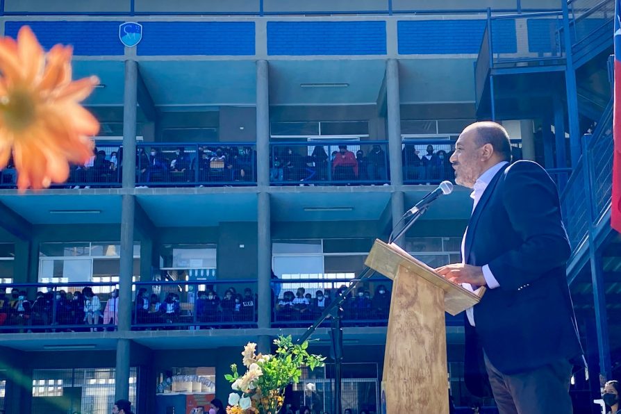 Ministro de Educación llegó a la región para socializar el plan Chile Apoya