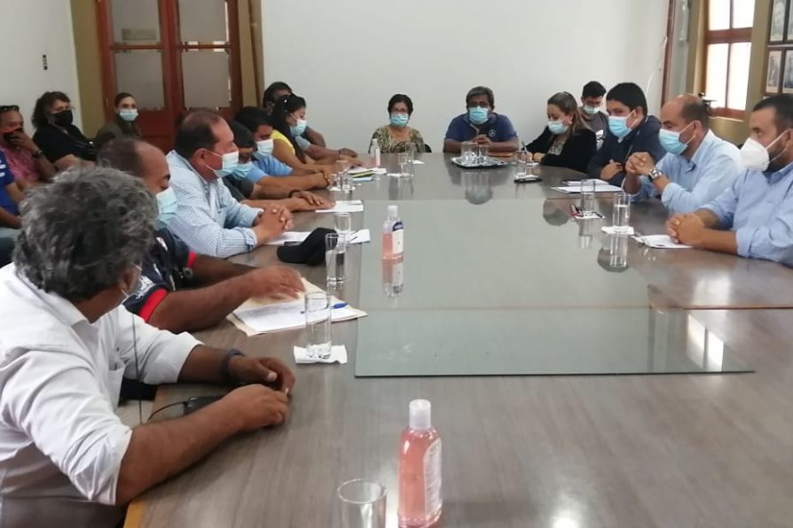 Delegado Presidencial logró deponer movilizaciones y asumió compromisos con gremios del transporte y agricultores