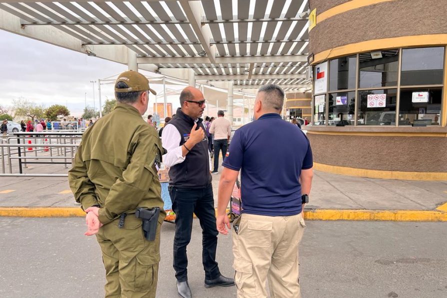 Delegación Presidencial supervisa funcionamiento de Complejo Fronterizo Chacalluta