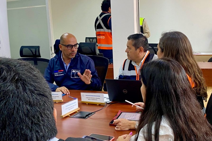 Tránsito entre Arica e Iquique seguirá suspendido por trabajos de despeje en la Cuesta Cultura Chinchorro